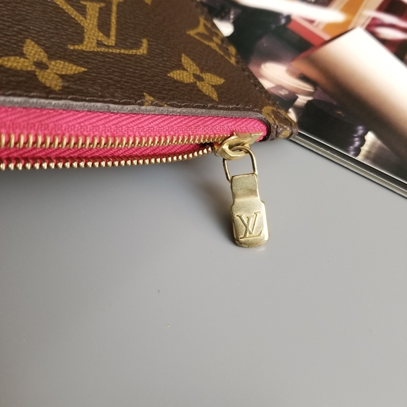 LOUIS VUITTON Classic Monogram Neverfull pouchette - Picture 6 of 13